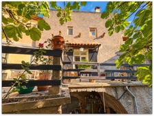 Exclusivité - Maison vigneronne de 120.70m² habitable environ avec jardin, grenier et garage - Neffiès (34320)