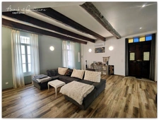 Exclusivité - Propriété comprenant une maison d'habitation, deux studios, un gîte, une love room avec piscine, garage et grange - proche de Pézenas (34120)