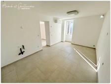 Exclusive - Renovated village house, 78m² living space with independent studio - near ROUJAN (34320)