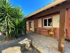 Exclusivité - Propriété comprenant une maison d'habitation, deux studios, un gîte, une love room avec piscine, garage et grange - proche de Pézenas (34120)