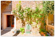 ? Maison en pierre de 170m² rénovée avec 2 cours proche CAPESTANG?