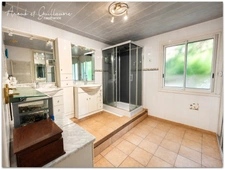 Exclusivité - Villa familiale 171.77 m² habitable environ 6 pièces avec piscine, jardin paysager, garage et carport – proche PEZENAS (34120)