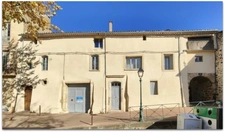 Immeuble à vendre - 377m² de surface utile avec logement, garage et grenier aménageable - FONTES 34320