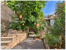 Exclusivité - Maison vigneronne de 120.70m² habitable environ avec jardin, grenier et garage - Neffiès (34320)