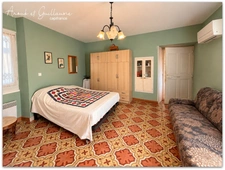 Exclusivité - Maison vigneronne de 120.70m² habitable environ avec jardin, grenier et garage - Neffiès (34320)