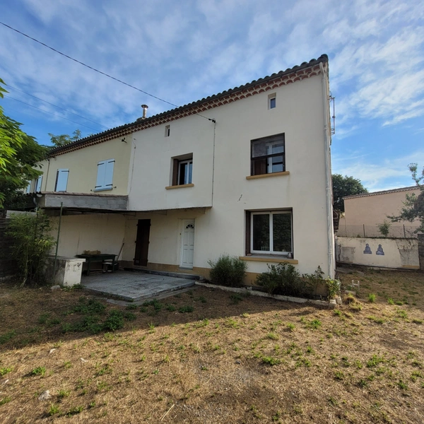 Dpt Gard (30), à vendre secteur Chantilly belle maison mitoyenne à rénover 115m² environ sur un terrain clos de 892m².