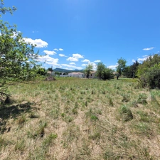 Allègres les Fumade (30) terrain à bâtir d'une superficie de 550m2 environ.