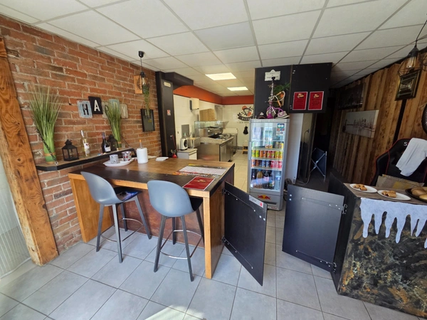 SAINT JULIEN LES ROSIERS (30) idéal reprise ou première affaire, à vendre Fonds de commerce pizzeria à emporter clé en mains.