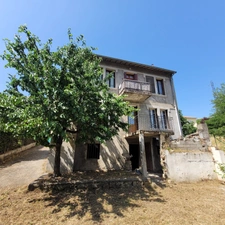 Dpt Gard (30), à vendre ALES immeuble de rapport 163m2 environ à rénover + terrain 300m² environ.