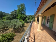 Cendras (30) secteur les Bedos à moins de 10 minutes d'ales, très belle villa 2005 d'environ 130m² sur un terrain clos et arboré de 902 m².