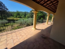 Cendras (30) secteur les Bedos à moins de 10 minutes d'ales, très belle villa 2005 d'environ 130m² sur un terrain clos et arboré de 902 m².