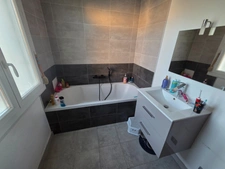  Dpt Gard (30), à vendre secteur Chantilly belle maison 84m² habitable sur un terrain clos de 469m² et 85m² environ supplémentaires aménageable et garage. 