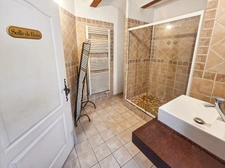 Laval Pradel (30) secteur le Mas Dieu, belle maison de village mitoyenne entièrement rénovée d'une surface de 140m² environ.