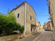 Laval Pradel (30) secteur le Mas Dieu, belle maison de village mitoyenne entièrement rénovée d'une surface de 140m² environ.