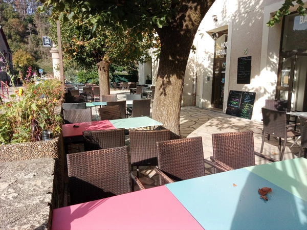 ALZON (30) À VENDRE – Fonds de commerce Hôtel – Restaurant – Bar 