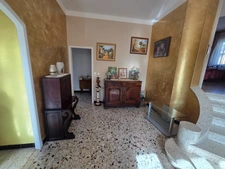 Dpt Gard (30), à vendre belle maison mitoyenne sur une face d'environ 93m² habitable sur un terrain clos de 300m² environ.