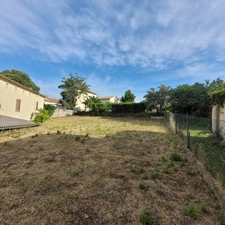 Dpt Gard (30), à vendre secteur Chantilly belle maison mitoyenne à rénover 115m² environ sur un terrain clos de 892m².