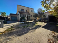 Dpt Gard (30), Saint Christol les ales, belle villa 5 chambres d'environ 140m² environ sur un terrain clos de 964m² + 2 garages et piscine.
