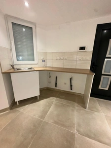 ALES (30) secteur Rochebelle, idéal investisseur immeuble de rapport de 150m² habitable environ et terrasse privative d'environ 15m2.