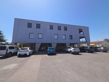à vendre ALES (30) cabinet médical ou para-médical 96m2 actuellement kiné et 3 places de stationnement privatives.