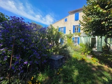 ALES (30)A vendre secteur Chantilly belle maison 5 chambres entierement rénovée d'environ 140m² habitable sur un terrain clos de 500m².