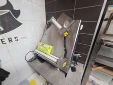 SAINT JULIEN LES ROSIERS (30) idéal reprise ou première affaire, à vendre Fonds de commerce pizzeria à emporter clé en mains.