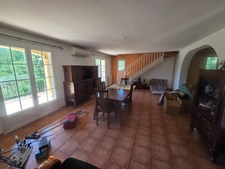Cendras (30) secteur les Bedos à moins de 10 minutes d'ales, très belle villa 2005 d'environ 130m² sur un terrain clos et arboré de 902 m².