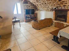 Laval Pradel (30) secteur le Mas Dieu, belle maison de village mitoyenne entièrement rénovée d'une surface de 140m² environ.