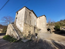 Dpt Gard (30), à vendre SAINT FLORENT SUR AUZONNET  idéal investisseur  immeuble de rapport à rénover 220 m² environ et terrain 1085m²