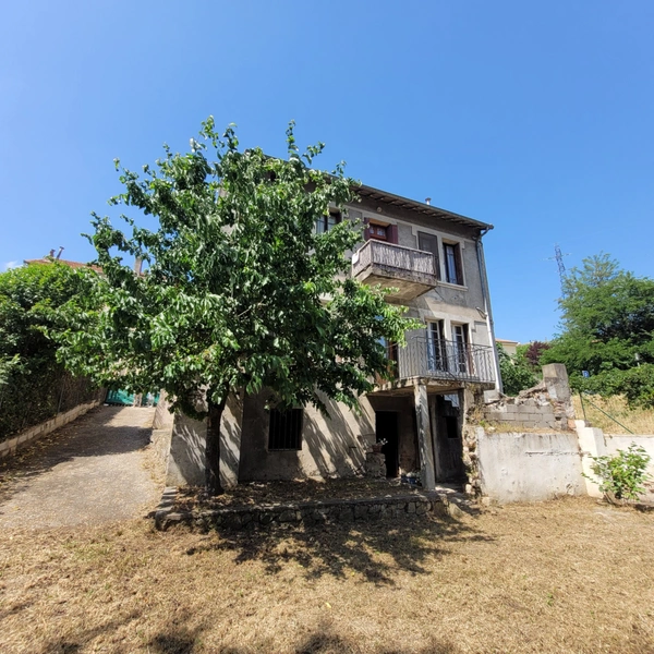Dpt Gard (30), à vendre ALES immeuble de rapport 163m2 environ à rénover + terrain 300m² environ.