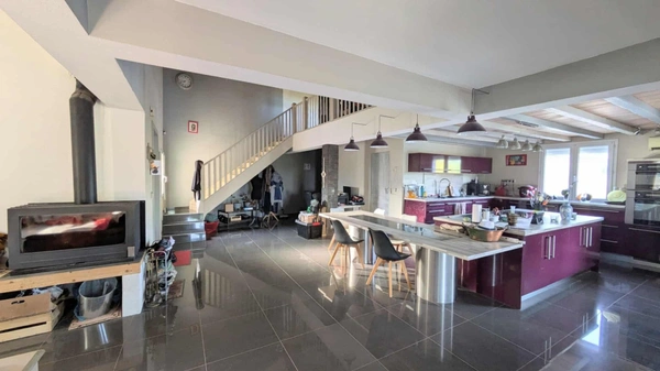 SAINT CHRISTOL LES ALES (30) À VENDRE – Superbe propriété avec 2 logements, piscine, dépendances et + de 2,6 hectares de terrain