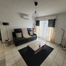 Dpt Gard (30), à vendre ALES appartement T2 de 45 m² + place de parking privative dans résidence sécurisé.