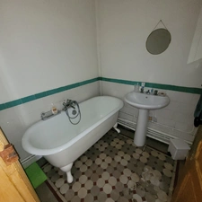 Dpt Gard (30), à vendre ALES immeuble de rapport 163m2 environ à rénover + terrain 300m² environ.