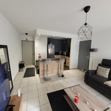Dpt Gard (30), à vendre ALES appartement T2 de 45 m² + place de parking privative dans résidence sécurisé.