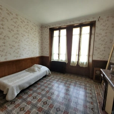 Dpt Gard (30), à vendre ALES immeuble de rapport 163m2 environ à rénover + terrain 300m² environ.
