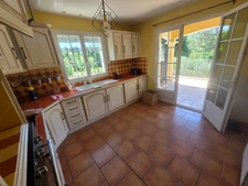 Cendras (30) secteur les Bedos à moins de 10 minutes d'ales, très belle villa 2005 d'environ 130m² sur un terrain clos et arboré de 902 m².