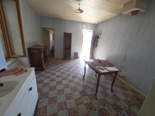 Dpt Gard (30), à vendre SAINT FLORENT SUR AUZONNET  idéal investisseur  immeuble de rapport à rénover 220 m² environ et terrain 1085m²