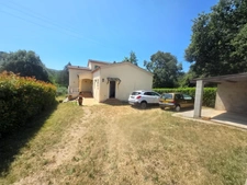 Cendras (30) secteur les Bedos à moins de 10 minutes d'ales, très belle villa 2005 d'environ 130m² sur un terrain clos et arboré de 902 m².