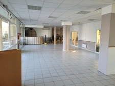 Dpt Gard (30), ALES à vendre idéal investisseur, local professionnel 434m² environ;