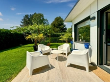 Dpt Ain (01), à vendre DIVONNE LES BAINS maison P5 de 179 m² - Terrain de 977,00 m² 