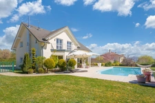 Maison à vendre 7 pièces DIVONNE LES BAINS (01)