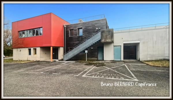 Dpt Hautes Pyrénées (65), LANNEMEZAN Local professionnel à louer – 390 m² – Emplacement stratégique
