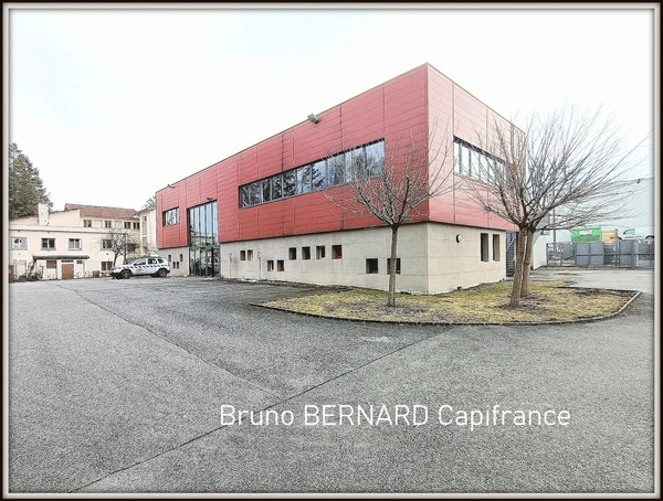 Dpt Hautes Pyrénées (65), à louer LANNEMEZAN Local commercial 