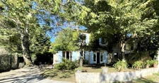 QUINSAC - beautiful character stone house of 160 m² with exceptional view of the river