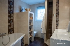 MIOS - Maison d'architecte aux prestations de qualité - 6 pieces avec garage et piscine