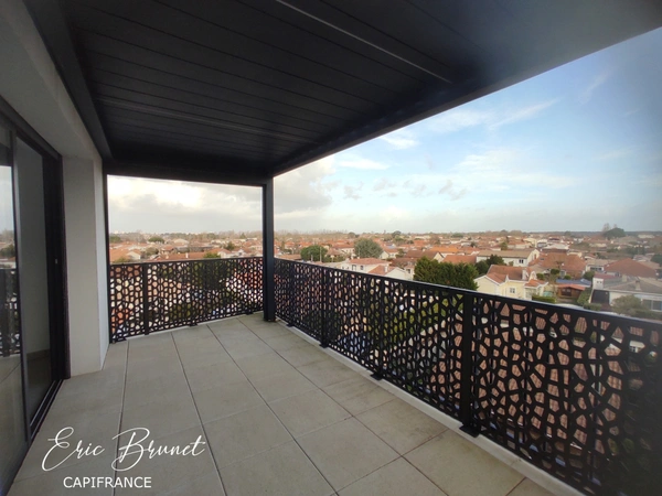 La Teste-de-Buch – Appartement d’exception en plein cœur de ville avec double terrasse de 43 m² - un garage fermé et 2 parkings