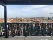 La Teste-de-Buch – Exceptional apartment in the heart of the city with a double terrace of 43 m² - a closed garage and 2 parking spaces