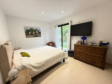 BIGANOS – Sought-after VIGNEAU district – Elegant 190 sq m property on a magnificent 2,370 sq m landscaped plot with swimming pool, outbuilding and double garage