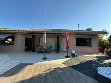 BIGANOS – Sought-after VIGNEAU district – Elegant 190 sq m property on a magnificent 2,370 sq m landscaped plot with swimming pool, outbuilding and double garage