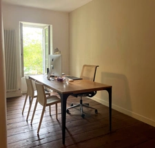 QUINSAC - beautiful character stone house of 160 m² with exceptional view of the river